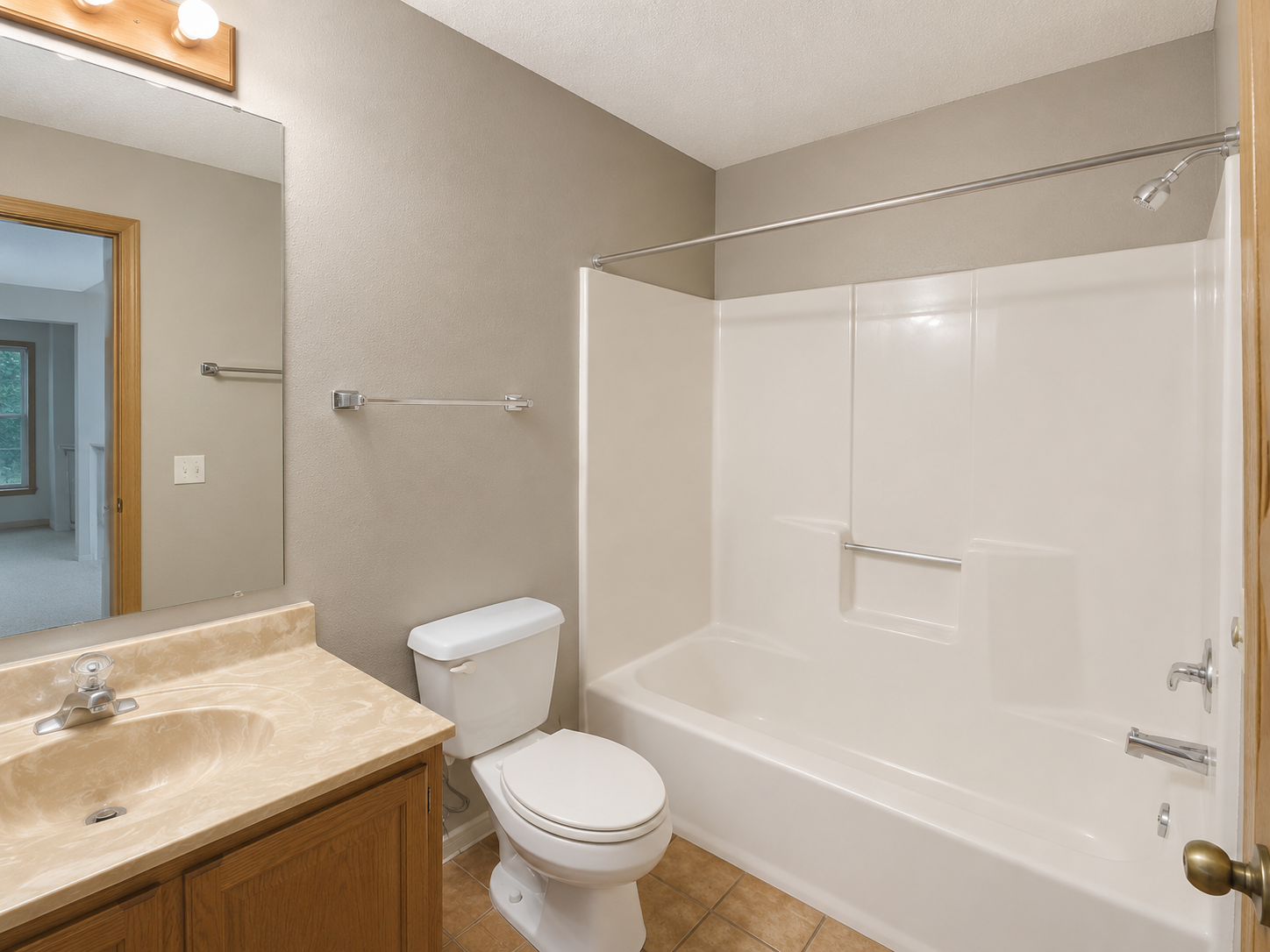 Briarwood-901C-304-Bathroom-1