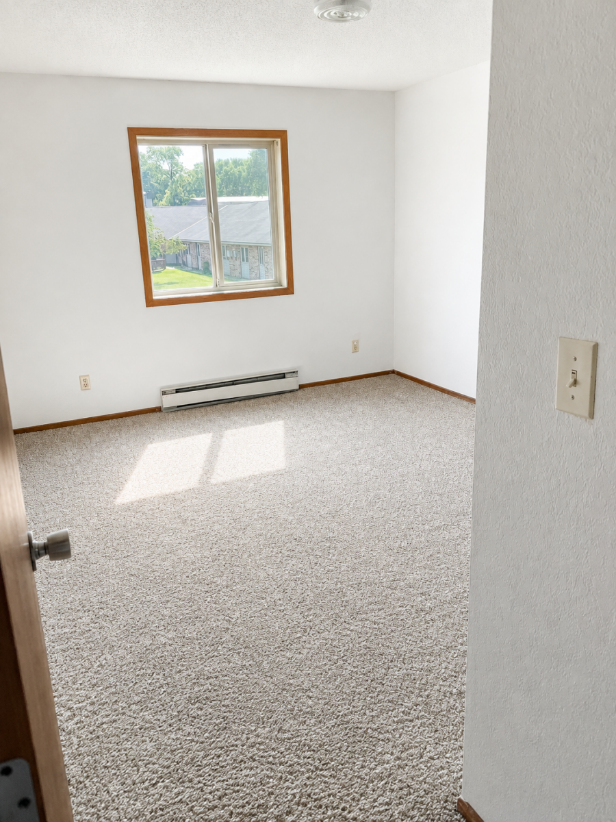 Burnsdale-1-1320-12-Bedroom