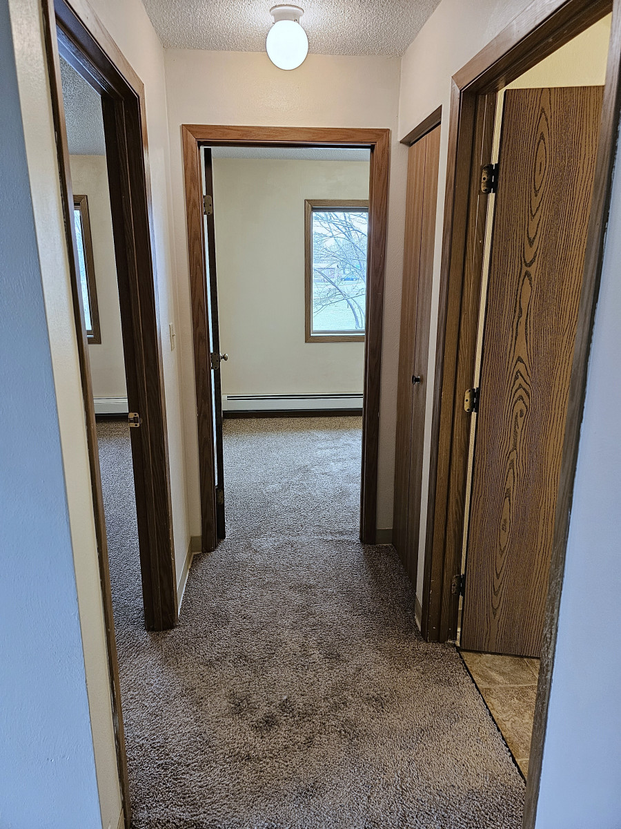 Castlewood-Bedroom-and-Bathroom-Hallway