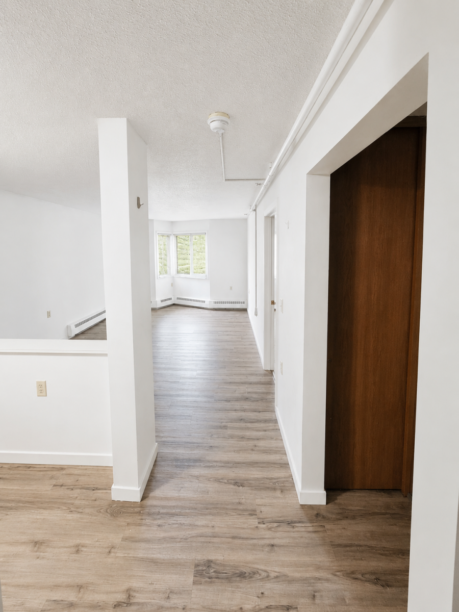 Linden-Wood-200-Entry
