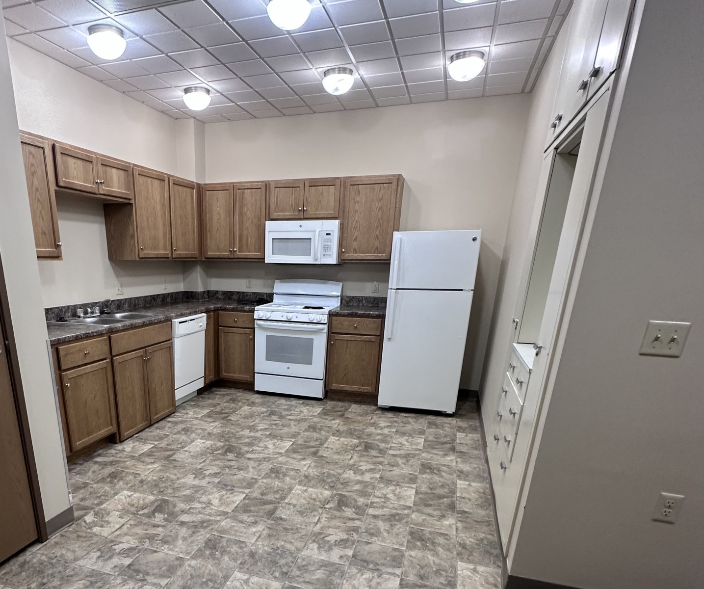 Madison Street Apartments - Van Binsbergen & Associates