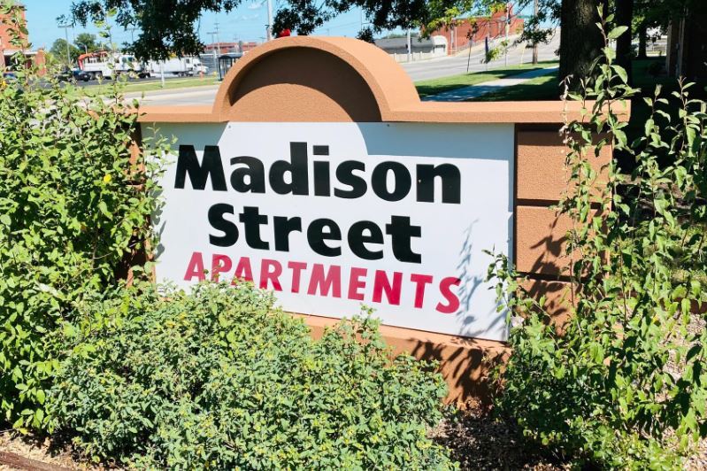 Madison-Street-Sign