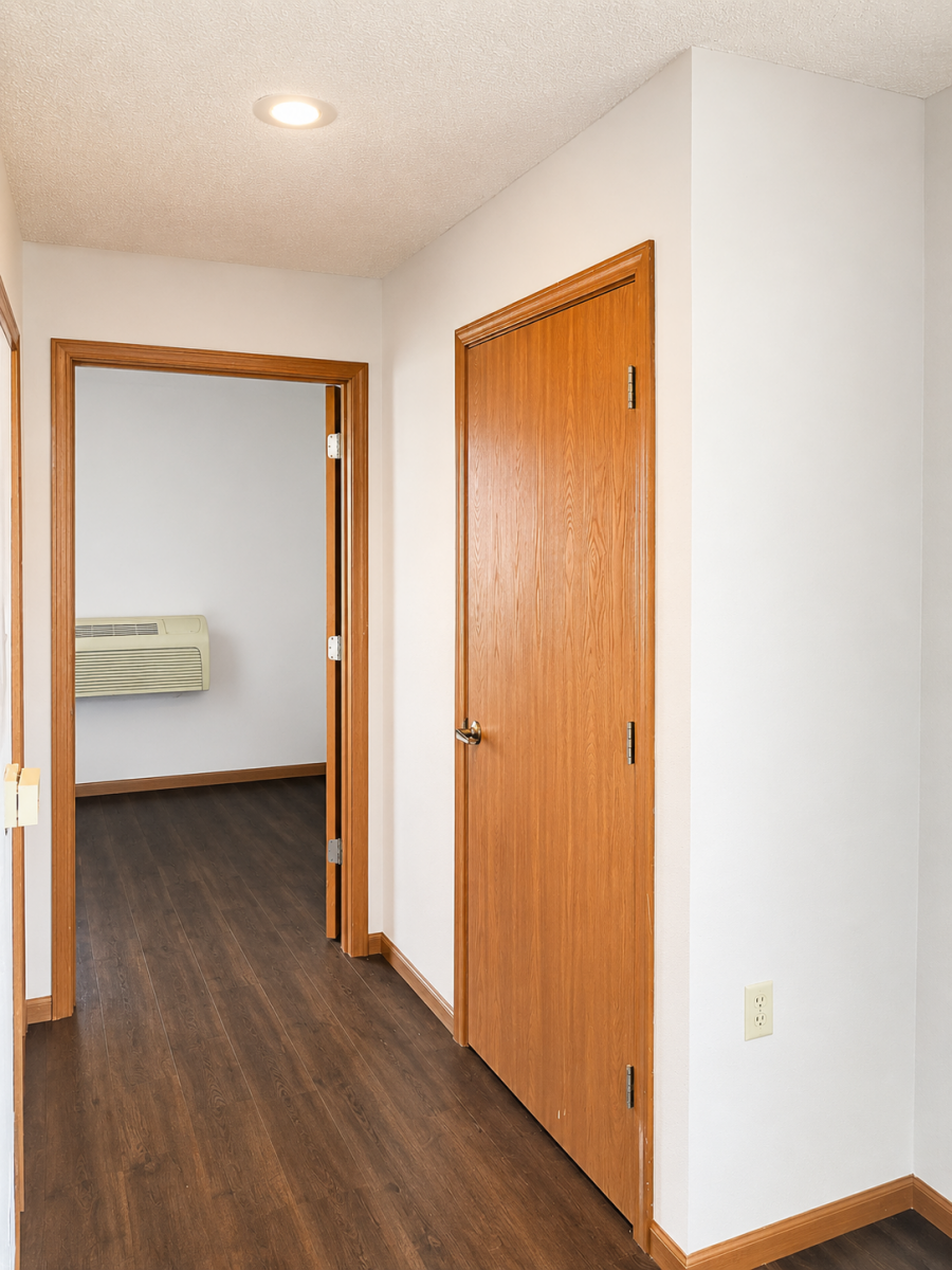 Hallway-Closet