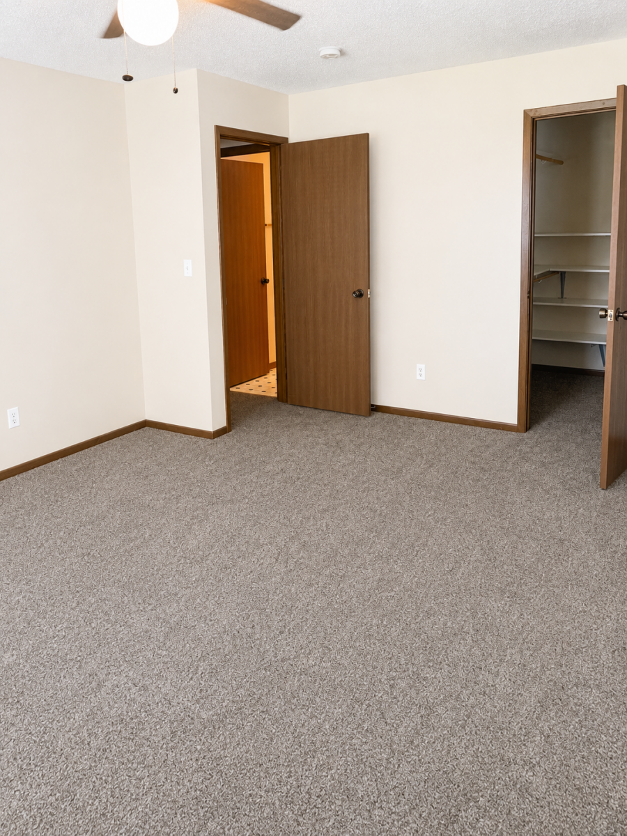 Paulson-Park-1-5-Bedroom-1-Door