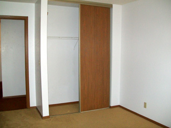 Pheasant-Run-Bedroom-2-Closet