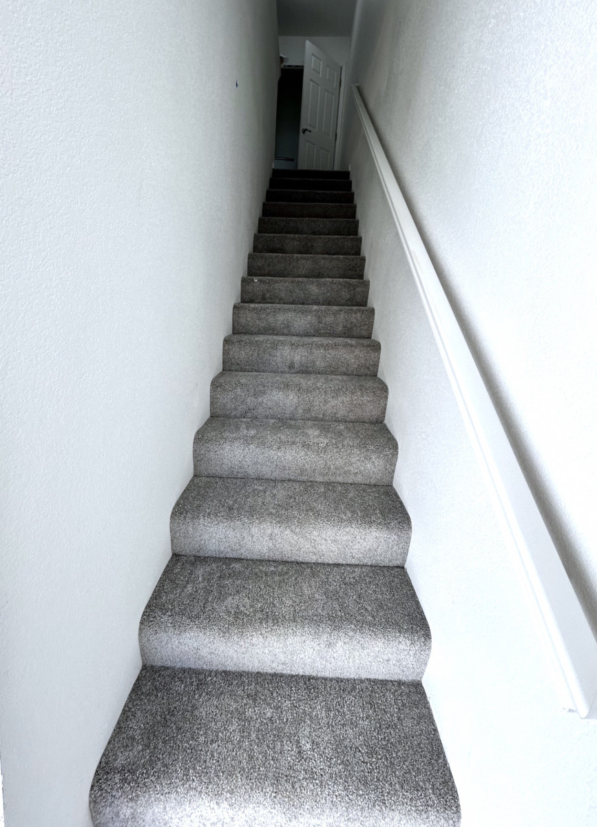 Prairiebrooke-Stairs-to-2nd-Floor