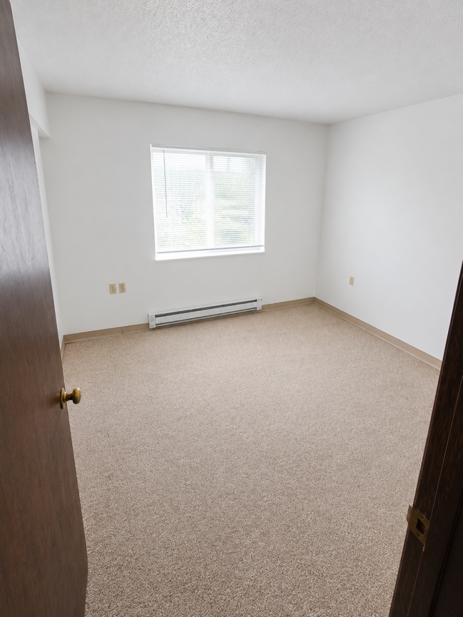 Whispering-Pines-213-Bedroom