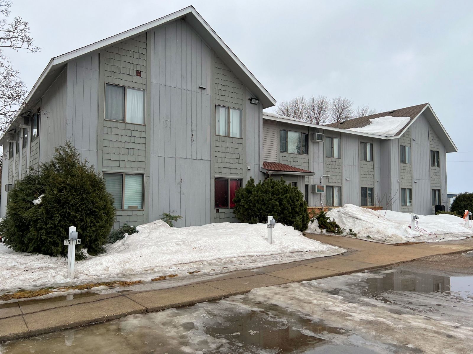 Elbow Lake Apartments Van Binsbergen & Associates