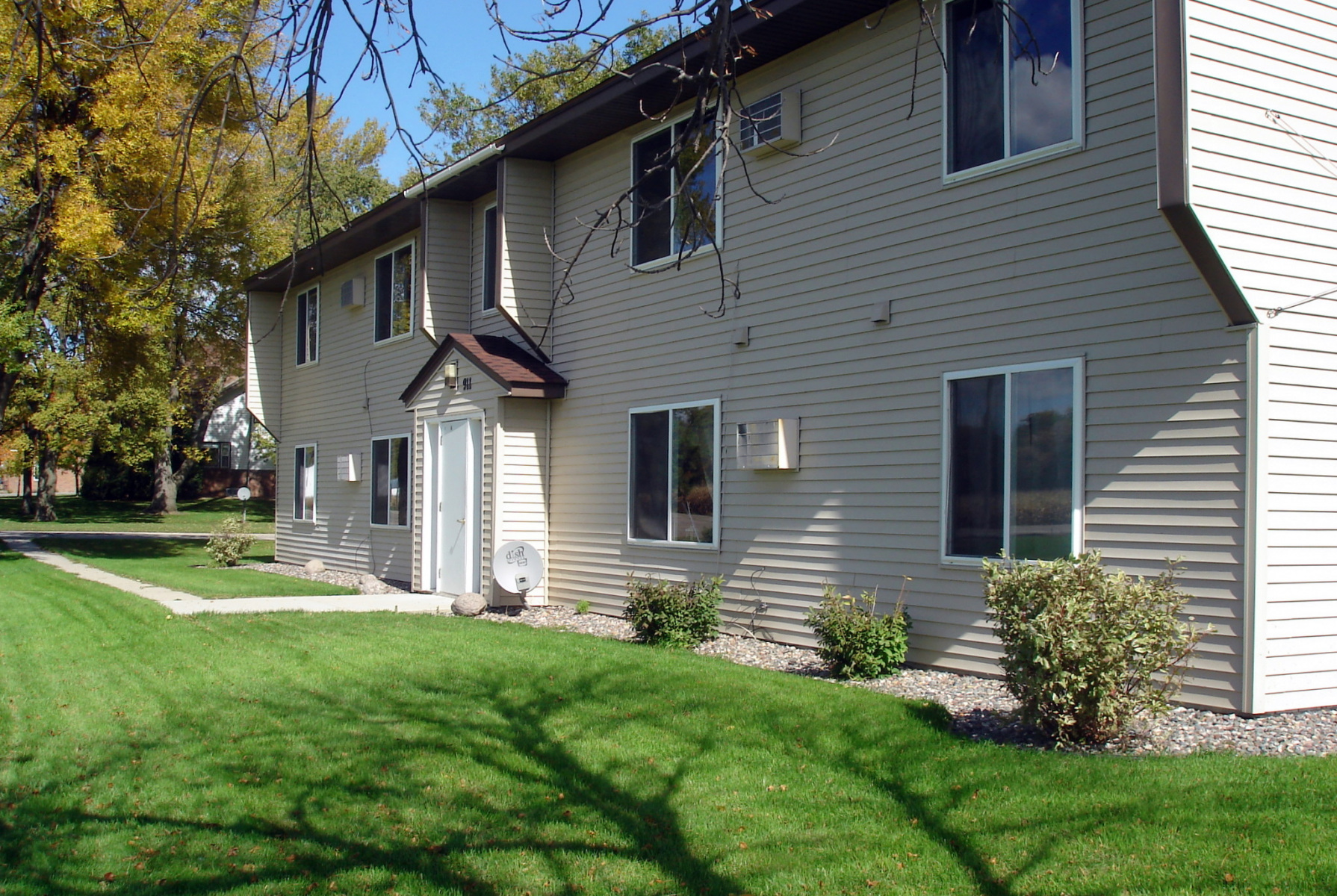 Larson Apartments Van Binsbergen & Associates